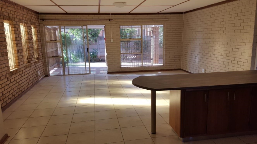 To Let 2 Bedroom Property for Rent in Langenhovenpark Free State